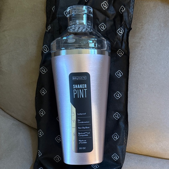 BrüMate Shaker Pint in Glitter Rose Gold - Picture 2 of 2